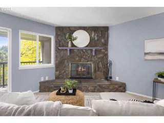 Photo #3: 24690577 Listing