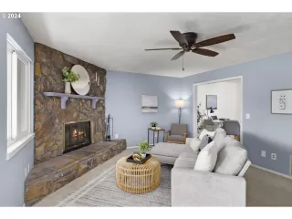 Photo #4: 24690577 Listing