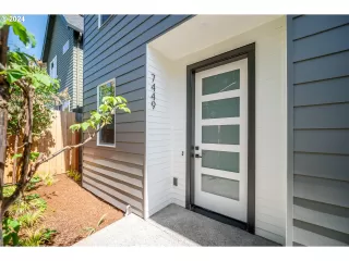 Photo #2: 24691138 Listing