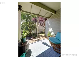 Photo #5: 24691441 Listing