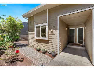 Photo #1: 24691594 Listing 