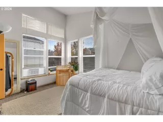 Photo #4: 24692061 Listing 