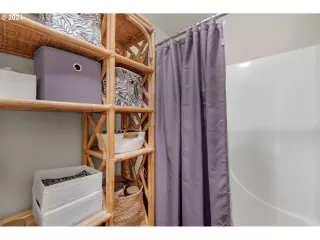 Photo #6: 24692061 Listing 