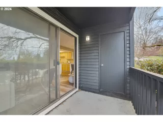 Photo #3: 24692201 Listing