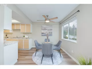 Photo #6: 24692201 Listing