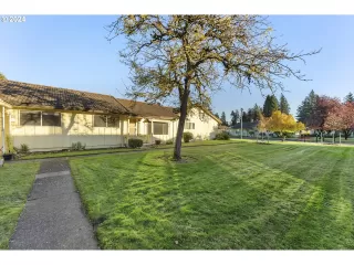 Photo #2: 24692421 Listing 