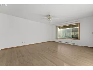 Photo #3: 24692421 Listing 