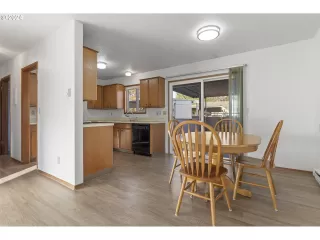 Photo #6: 24692421 Listing 