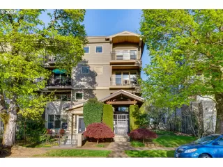 Photo #1: 24694218 Listing