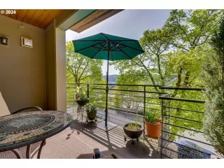 Photo #3: 24694218 Listing