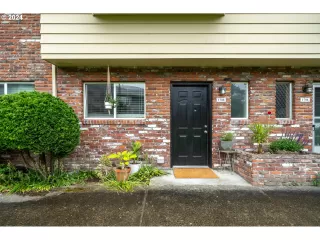 Photo #1: 24694748 Listing