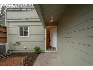 Photo #2: 24694775 Listing 