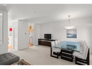 Photo #3: 24694779 Listing 