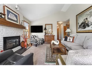 Photo #2: 24695177 Listing