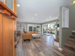 Photo #3: 24696414 Listing