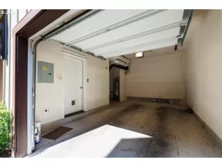 Photo #2: 24696851 Listing