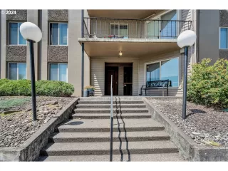 Photo #5: 24696880 Listing 