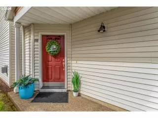 Photo #1: 24696932 Listing