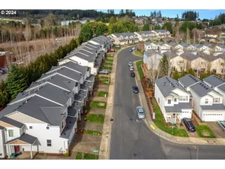 Photo #3: 24696932 Listing