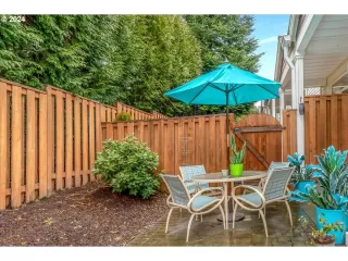 Photo #4: 24696932 Listing
