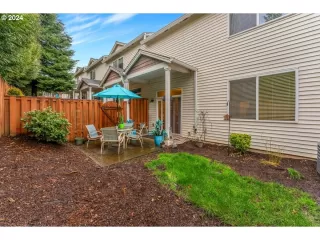 Photo #5: 24696932 Listing