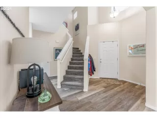 Photo #6: 24696932 Listing