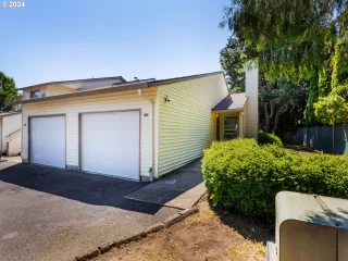 Photo #1: 24696939 Listing