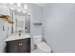 Photo #3: 24697223 Listing