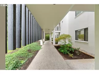 Photo #3: 24697450 Listing