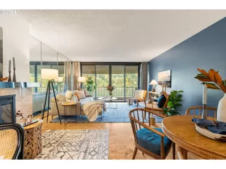 Photo #4: 24697450 Listing