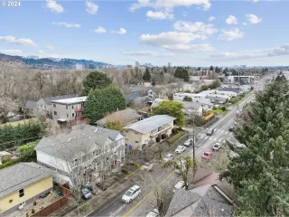 Photo #5: 24697737 Listing