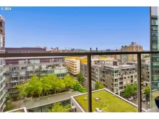 Photo #2: 24698197 Listing 