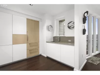 Photo #3: 24698197 Listing 