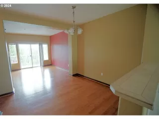 Photo #3: 24698486 Listing 