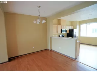 Photo #4: 24698486 Listing 