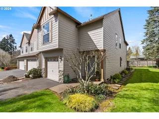 Photo #2: 24698492 Listing