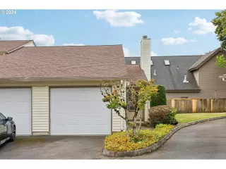 Photo #2: 24699044 Listing