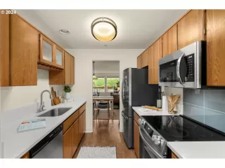 Photo #3: 24699929 Listing