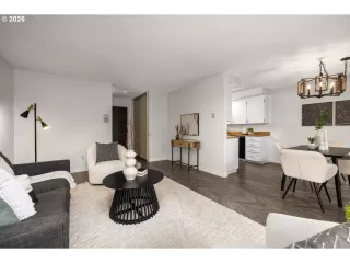 Photo #3: 248305200 Listing