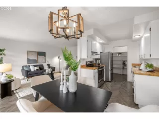 Photo #6: 248305200 Listing