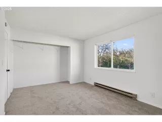 Photo #4: 248435255 Listing 