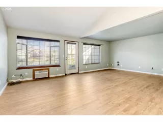 Photo #2: 248920932 Listing