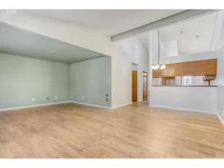 Photo #3: 248920932 Listing