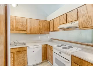 Photo #6: 248920932 Listing