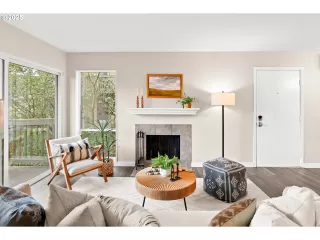 Photo #3: 249220503 Listing