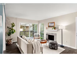 Photo #4: 249220503 Listing