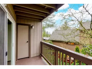 Photo #6: 249220503 Listing