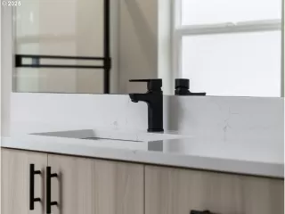 Photo #1: 249857372 Listing 