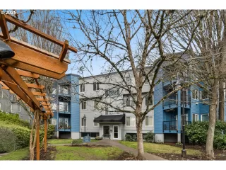 More Details about MLS # 250499560 : 8720 SW TUALATIN RD 205