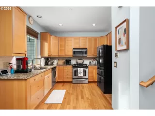 Photo #6: 250545738 Listing 